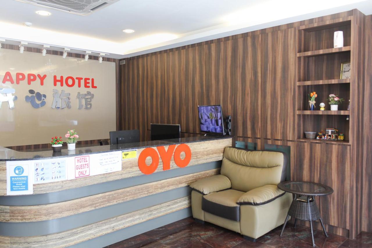 Oyo 90027 Happy Hotel Johor Bahru Bagian luar foto
