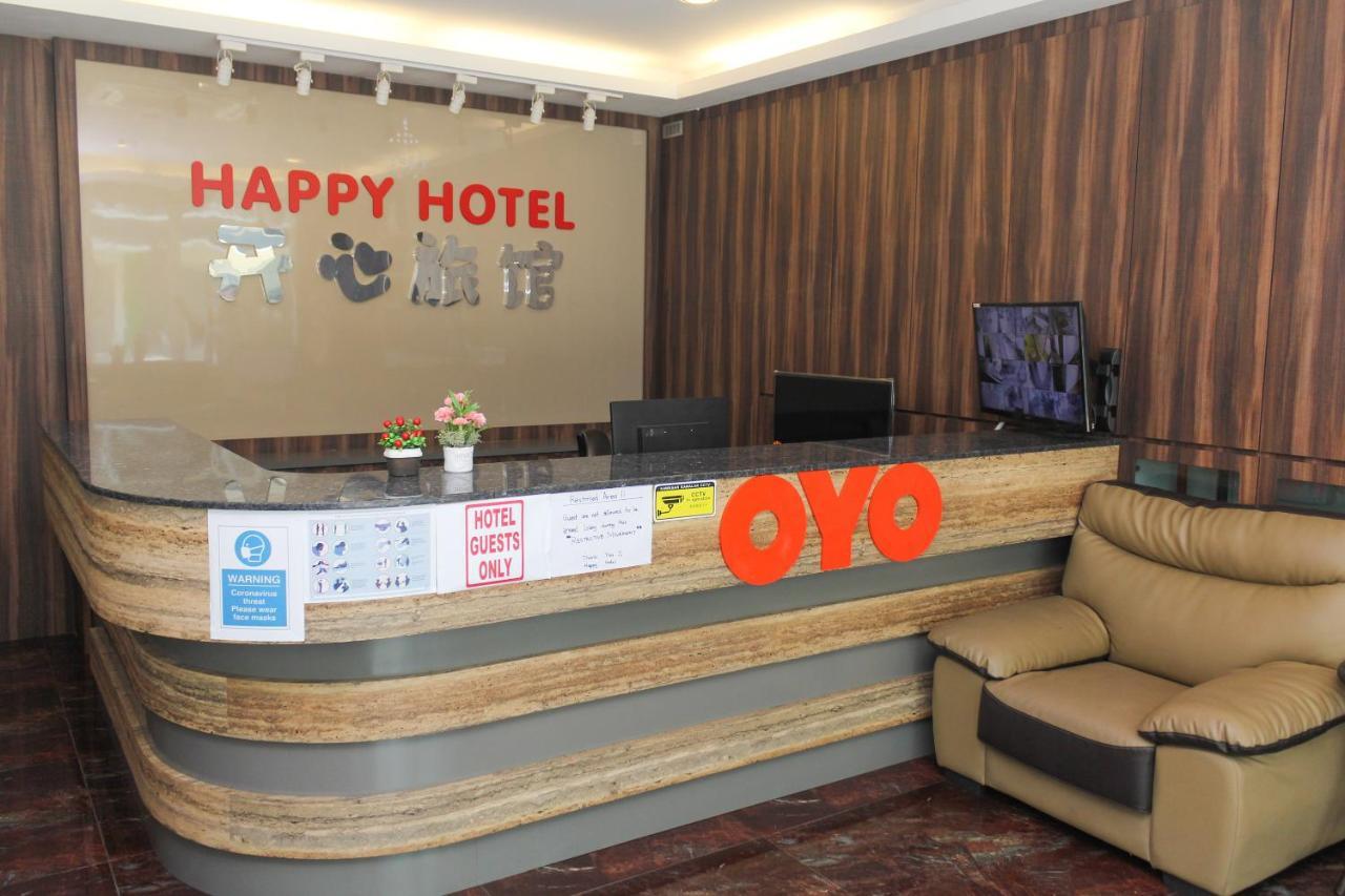 Oyo 90027 Happy Hotel Johor Bahru Bagian luar foto